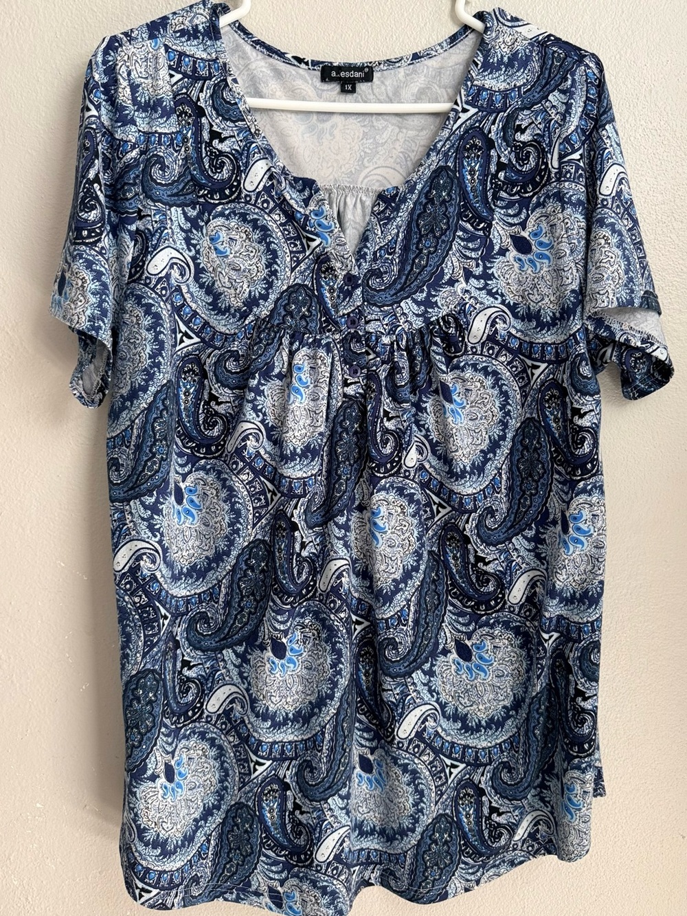 Women's Blue Paisley V-Neck Short-Sleeve Blouse size 1XL